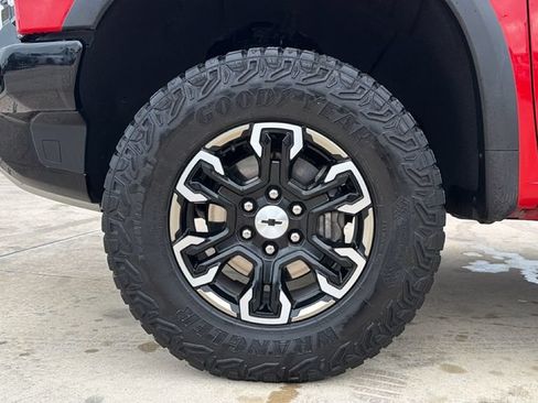 Used 2023 Chevrolet Silverado 1500 ZR2 w/ Technology Package AWD/4WD image 9