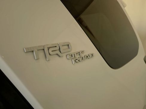 Used 2022 Toyota 4Runner TRD Off-Road AWD/4WD image 30