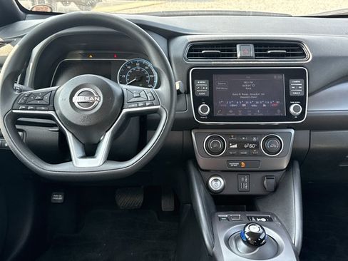Certified 2025 Nissan Leaf S FWD image 4