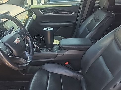 Used 2020 Cadillac XT6 Premium Luxury FWD image 11