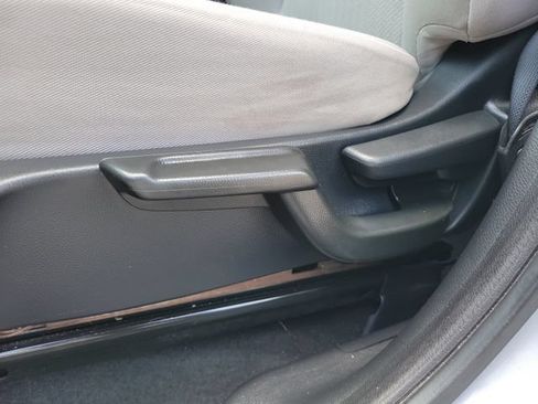 Used 2018 Honda HR-V LX image 21