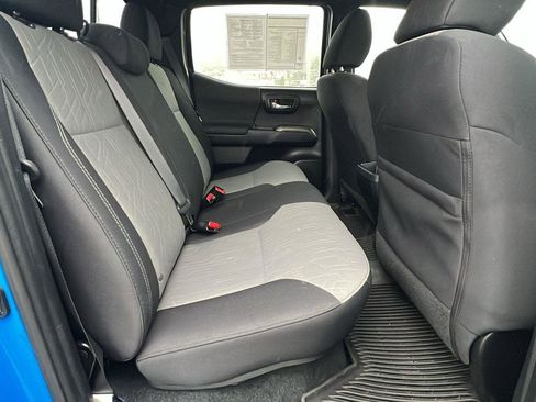 Used 2020 Toyota Tacoma TRD Sport image 15