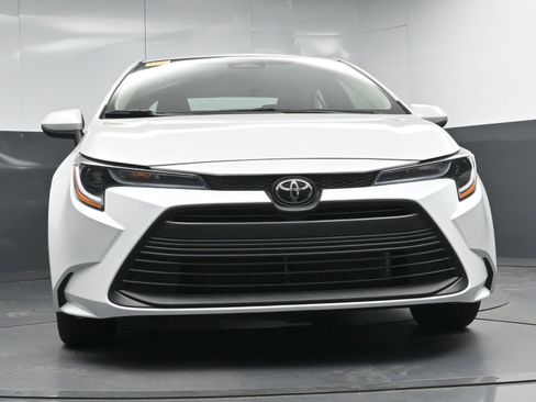 Certified 2025 Toyota Corolla LE image 25
