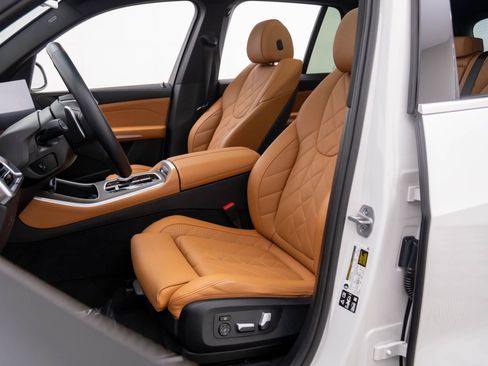 Certified 2024 BMW X5 xDrive40i w/ Parking Assistance Package image 16