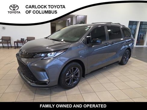 Used 2025 Toyota Sienna XSE w/ XSE Plus Package AWD/4WD image 3