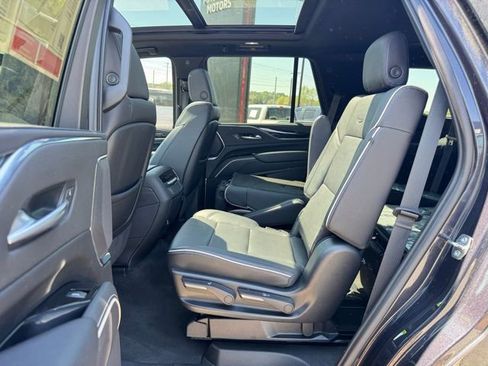 Used 2023 Cadillac Escalade Sport w/ LPO, ONYX Package image 14