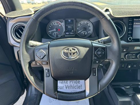 Used 2021 Toyota Tacoma TRD Off-Road w/ Technology Package AWD/4WD image 24