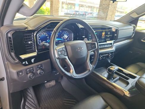 Used 2024 Chevrolet Silverado 1500 LT Trail Boss w/ Convenience Package II AWD/4WD image 11
