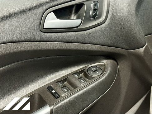 Used 2018 Ford Escape SEL image 19