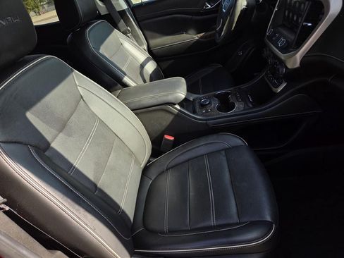Certified 2023 GMC Acadia Denali w/ Denali Technology Package FWD image 10