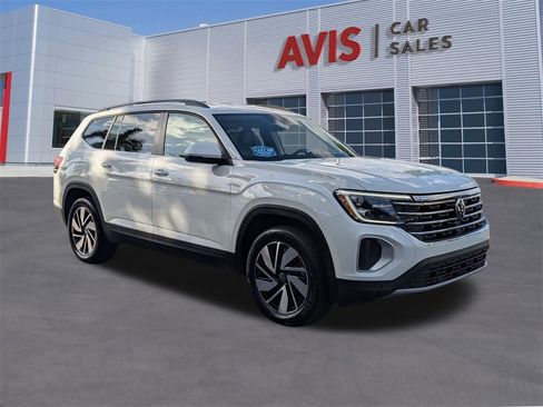 Used 2025 Volkswagen Atlas SE image 3