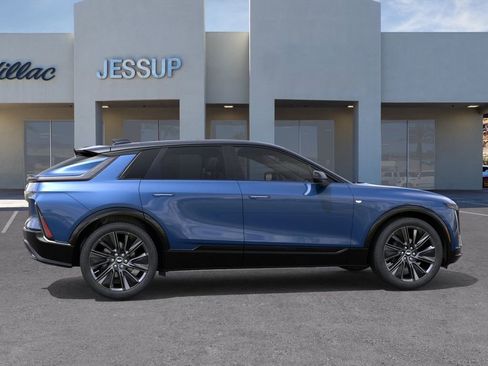 New 2026 Cadillac Lyriq Signature Sport image 5