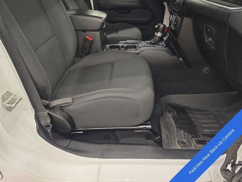 Used 2019 Jeep Wrangler Unlimited Sahara AWD/4WD image 10