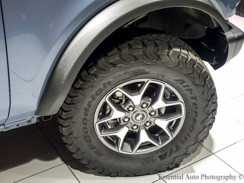 Used 2023 Ford Bronco Badlands image 13