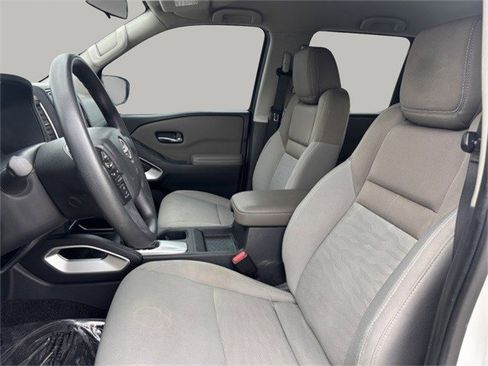 Used 2022 Nissan Frontier SV image 15