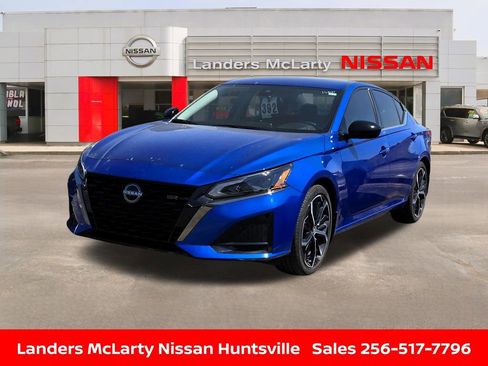 Used 2025 Nissan Altima 2.5 SR image 1