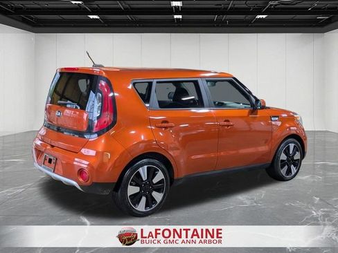 Used 2018 Kia Soul + FWD image 5