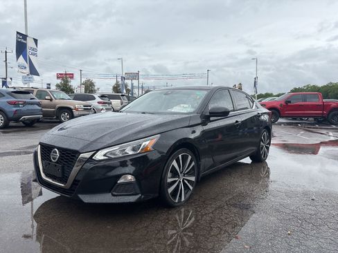 Used 2022 Nissan Altima 2.5 SR AWD/4WD image 7