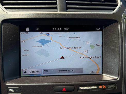 Used 2018 Ford Explorer XLT w/ Equipment Group 202A FWD image 17