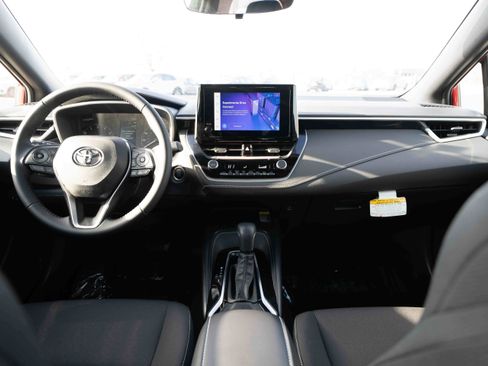 Used 2025 Toyota Corolla SE w/ SE Package image 20