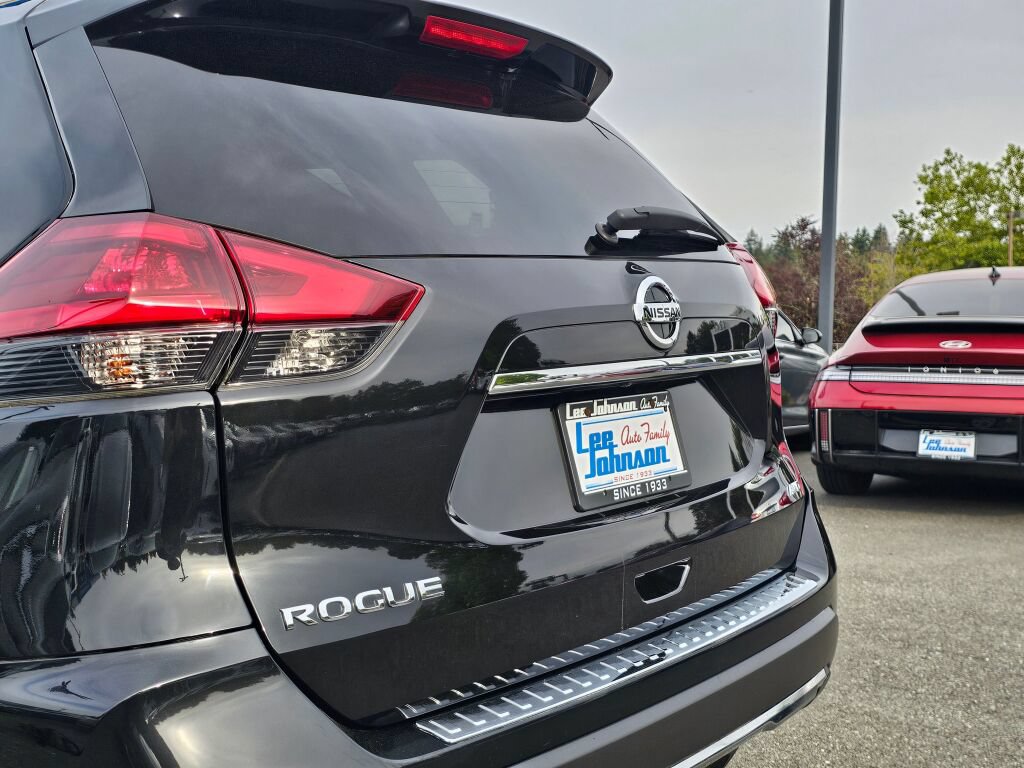Used 2018 Nissan Rogue S w/ S Value Package AWD/4WD image 26