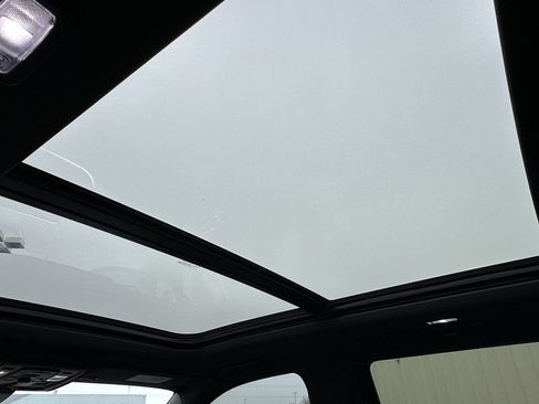 Used 2023 Chevrolet Tahoe High Country image 12