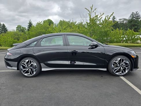 New 2025 Hyundai Ioniq 6 SEL image 3