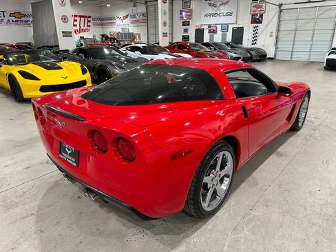 Used 2007 Chevrolet Corvette Coupe w/ Preferred Equipment Group RWD image 21