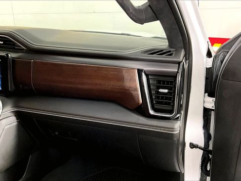 Used 2023 GMC Sierra 1500 Denali Ultimate image 17