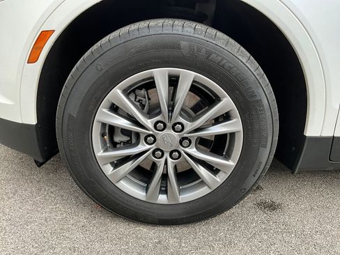 Certified 2022 Cadillac XT5 Premium Luxury w/ LPO, Floor Liner Package image 37