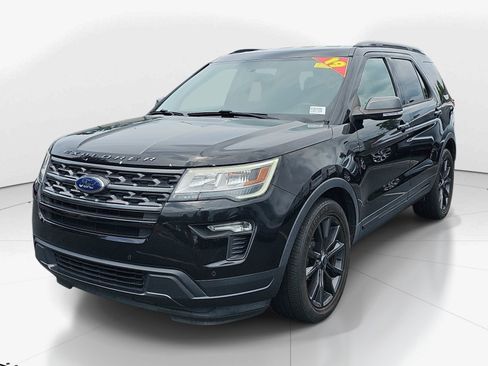 Used 2019 Ford Explorer XLT w/ Equipment Group 202A FWD image 7