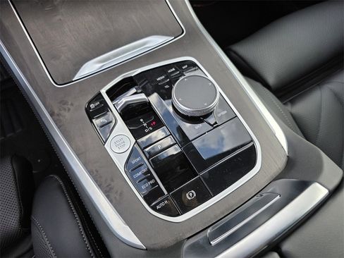 New 2026 BMW X5 sDrive40i image 17