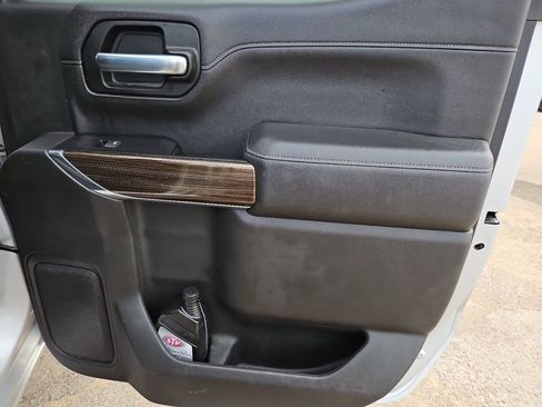 Used 2020 Chevrolet Silverado 1500 LT w/ Texas Edition RWD image 17