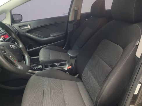 Used 2017 Kia Forte LX FWD image 17