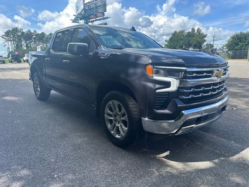 Used 2022 Chevrolet Silverado 1500 LTZ w/ Z71 Off-Road Package AWD/4WD image 7