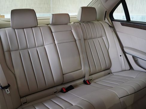 Used 2016 Mercedes-Benz E 350 4dr Sdn E 350 Sport RWD image 35