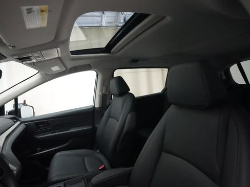 Used 2025 Honda Odyssey EX-L image 32