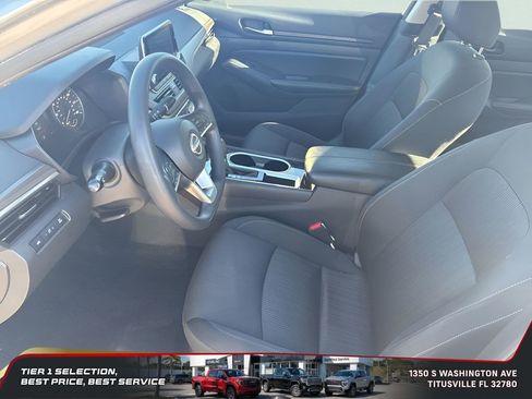 Used 2024 Nissan Altima 2.5 SV image 9