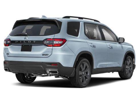 Used 2025 Honda Pilot Sport image 2