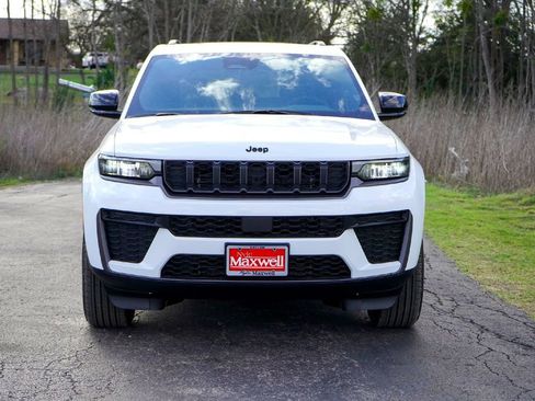 New 2026 Jeep Grand Cherokee Altitude RWD image 4
