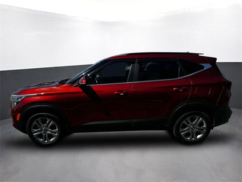 Used 2021 Kia Seltos S image 2