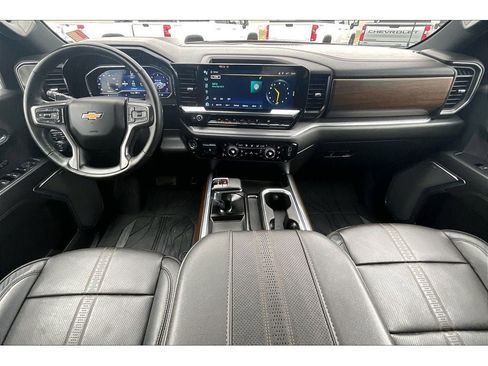 Used 2024 Chevrolet Silverado 1500 High Country w/ Technology Package image 16