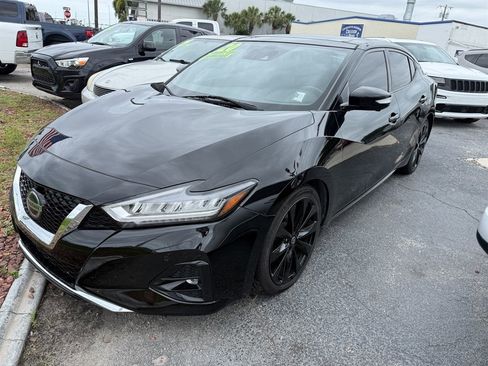 Used 2020 Nissan Maxima SR w/ Sport Mat Group FWD image 3
