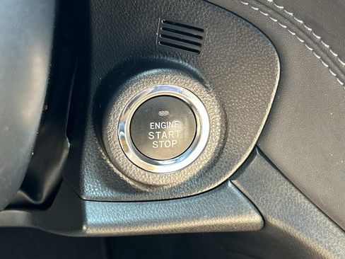 Used 2023 Subaru Outback Premium AWD/4WD image 31