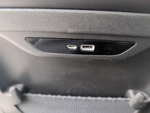 Used 2024 Chrysler Pacifica Touring-L image 40