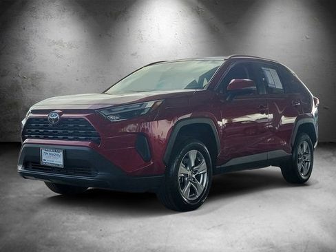 Used 2025 Toyota RAV4 XLE FWD image 5