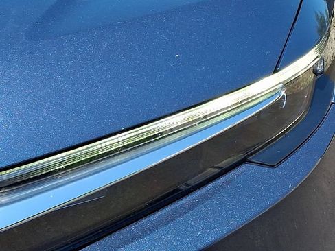 Used 2023 Honda CR-V EX image 9