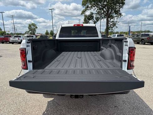 New 2026 RAM 2500 Tradesman AWD/4WD image 9