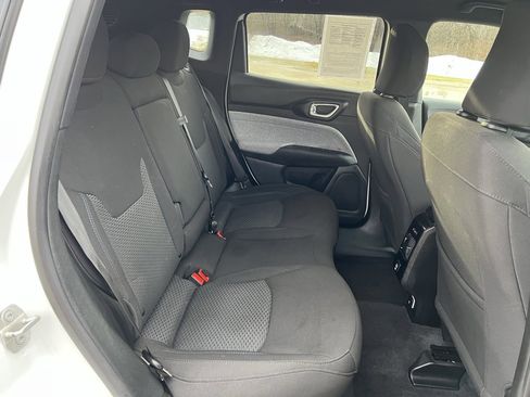 Used 2023 Jeep Compass Sport image 13