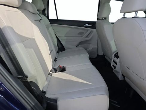 Used 2022 Volkswagen Tiguan SE image 17
